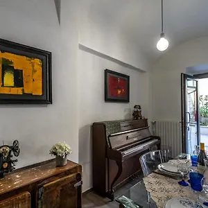  Apartment Pianista's House
